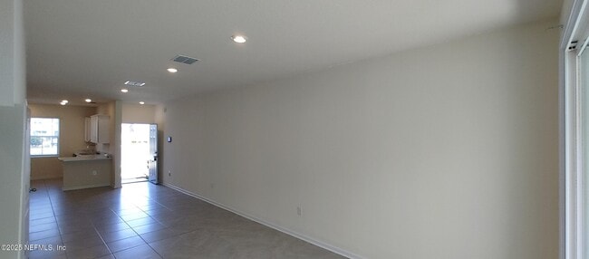 Building Photo - 525 Big Tree Wy