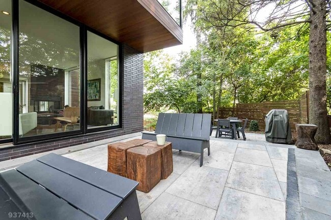 Building Photo - 209 N Prospect Ave