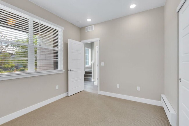 Building Photo - 1555 W 67th Ave
