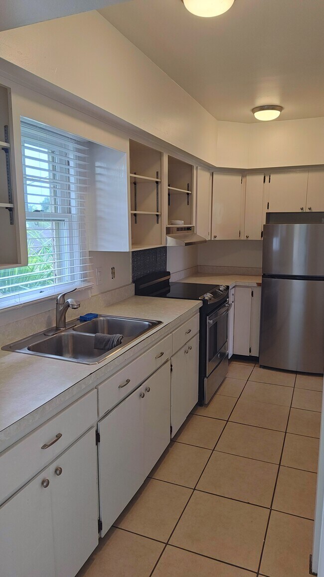 Building Photo - Royal Palm Carriage House
