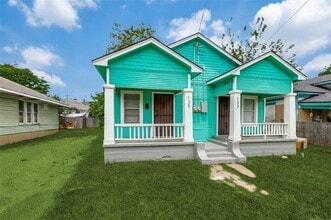 Building Photo - 733 W Page Ave