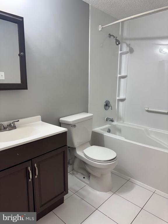 Building Photo - 102 Essex St