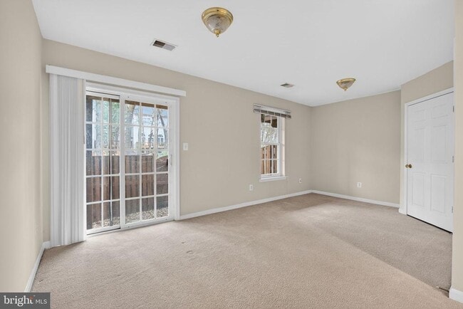 Building Photo - 7568 Great Swan Ct