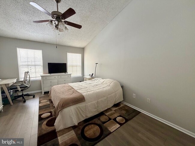 Building Photo - 212 Nottingham Ct