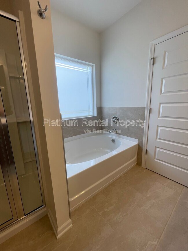 Building Photo - 32 Thedford Dr