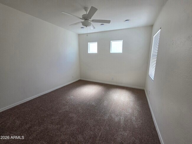 Building Photo - 221 E Balsam Dr