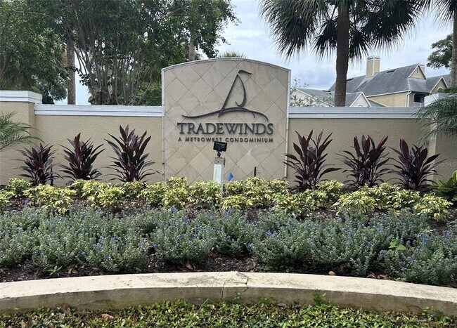 Building Photo - 1037 S Hiawassee Rd