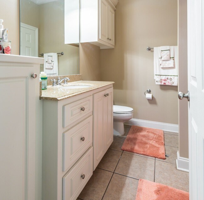 Building Photo - Woodshire Duplexes & Townhomes