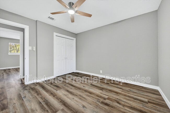 Building Photo - 3014 Jennifer Ave