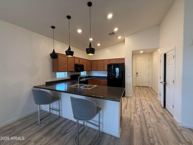 Building Photo - 2372 E Dust Devil Dr