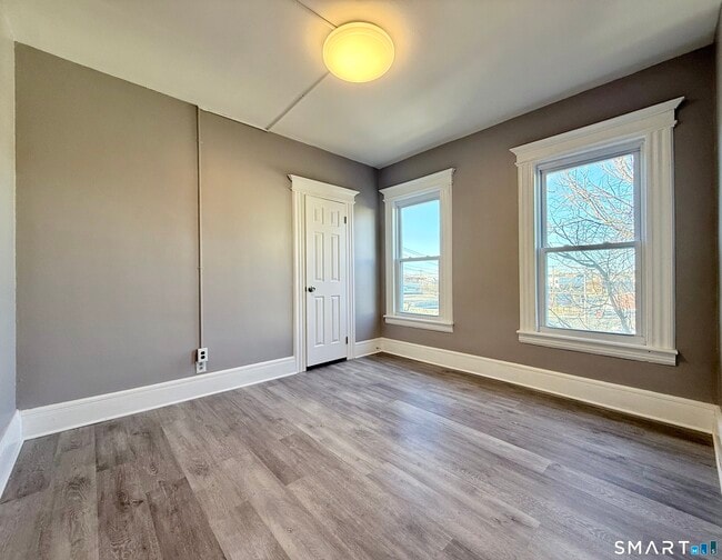 Building Photo - 47 Berkshire Ave