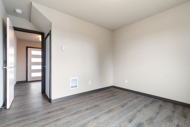 Building Photo - 17822 19th Ave W