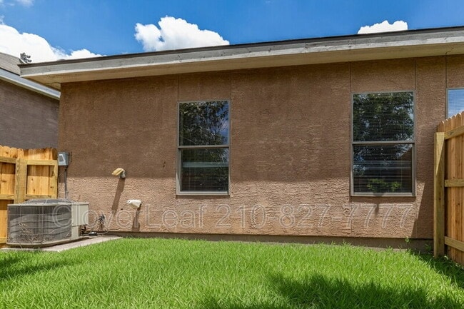Building Photo - 5718 Golf Heights