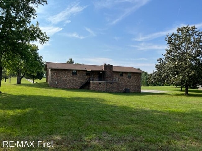 Building Photo - 3 br, 2.5 bath House - 3547 Peppermint Hil...