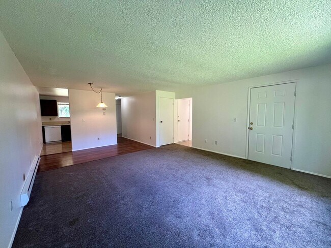 Building Photo - 6102 Glen Mary Ln SE