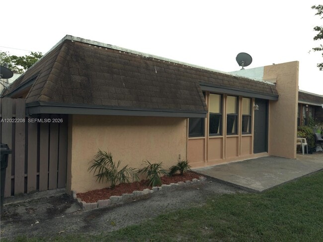 Building Photo - 1312 NW 8th Ave