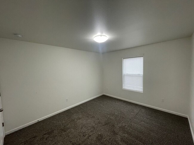 Building Photo - 4733-4739 W Adirondack Circle
