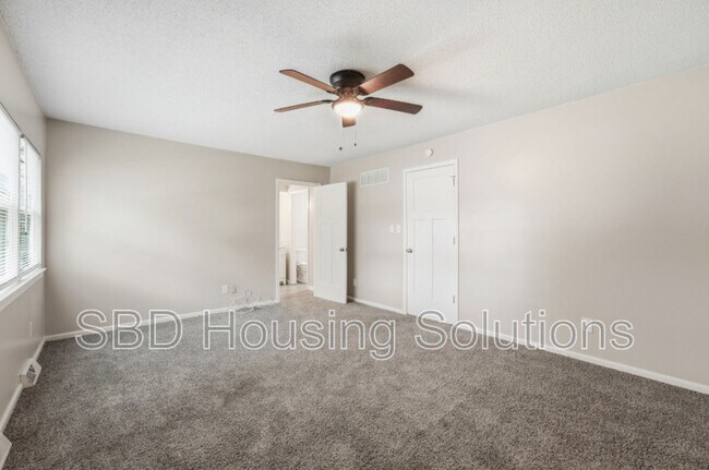 Building Photo - 6601 E 128th St