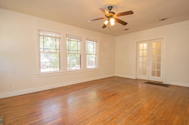 Building Photo - San Gabriel-2845