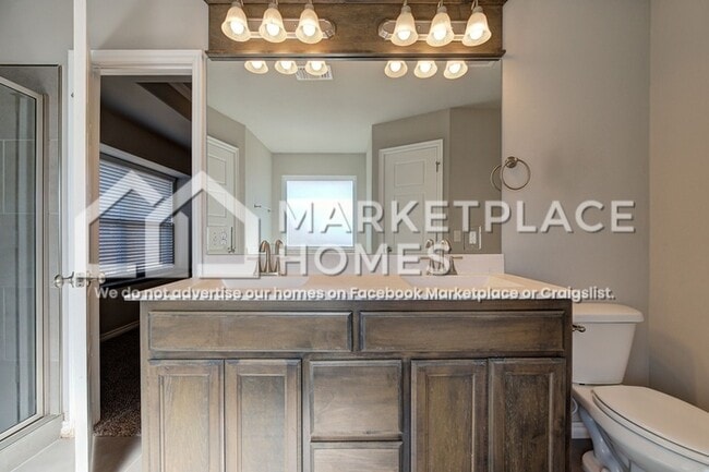 Building Photo - 3914 Wiltshire Dr