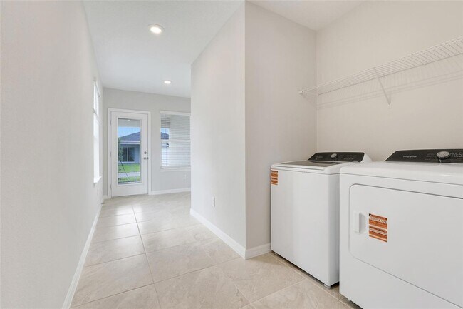 Building Photo - 7357 Ivy Tendril Ave