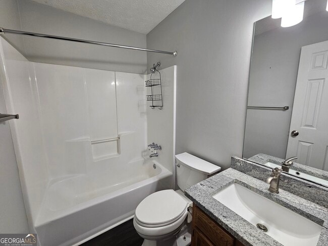 Building Photo - 40 Peachtree Way