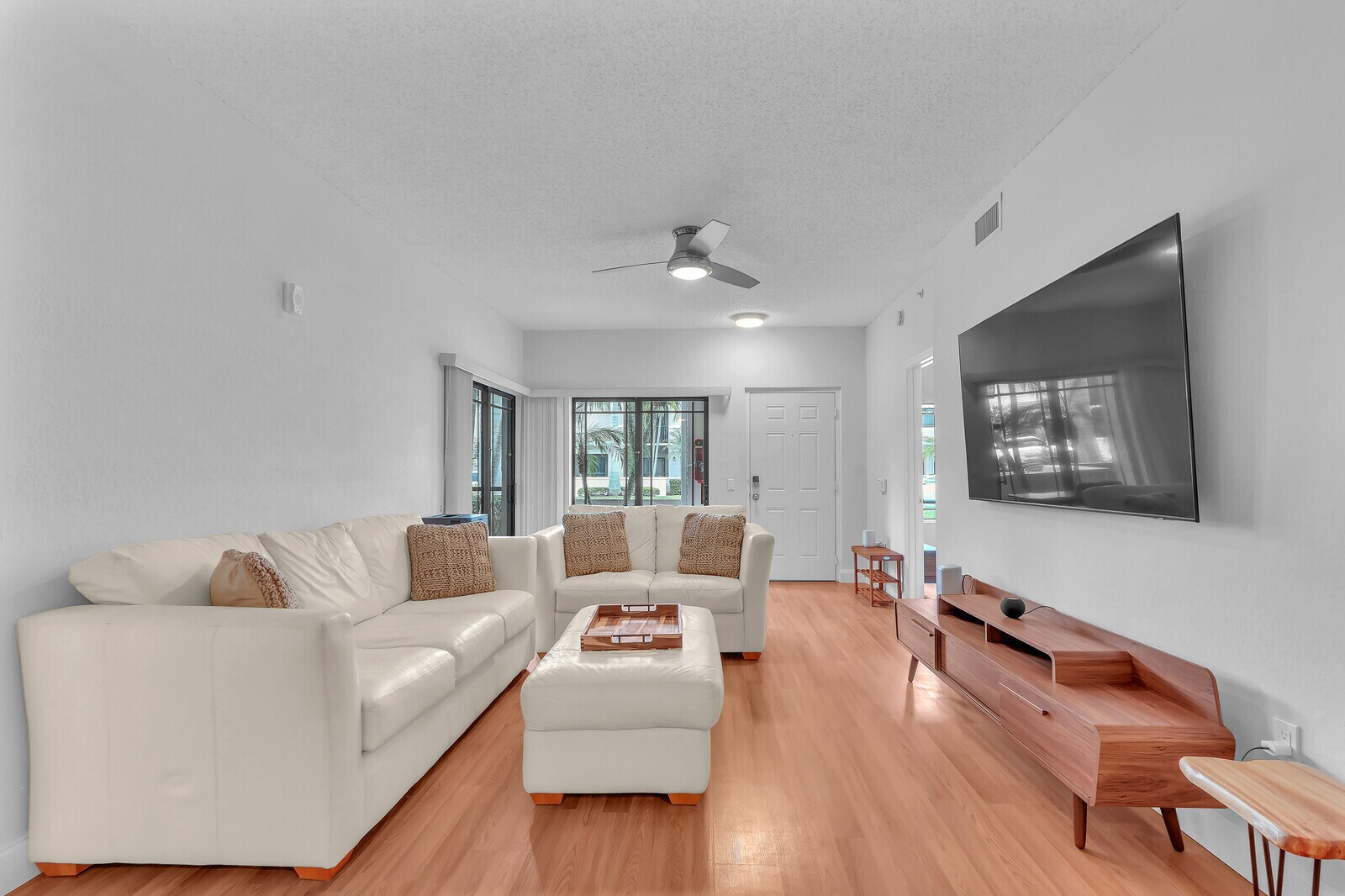 Building Photo - 2803 Sarento Pl