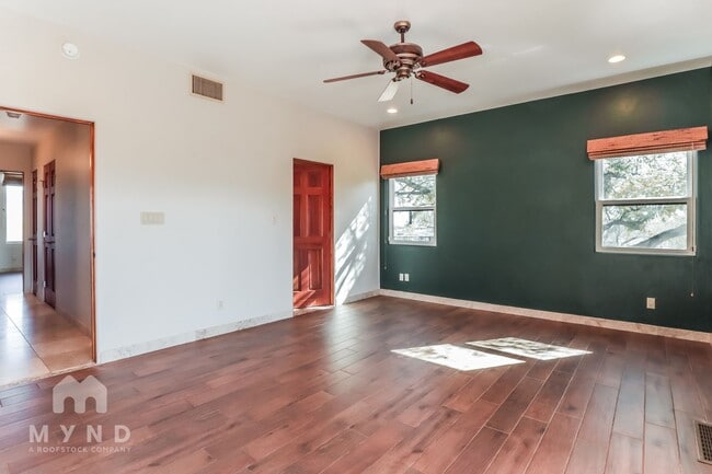 Building Photo - 5727 N PSO Ventoso