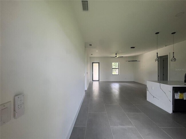 Building Photo - 21492 Dollard Ave