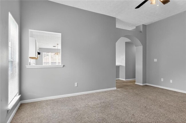 Building Photo - 5470 Twin Lakes Dr