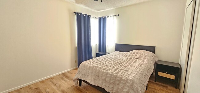 Building Photo - 946 Roosevelt St