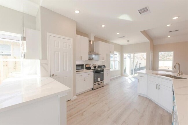 Building Photo - 10274 Porto Rico Rd