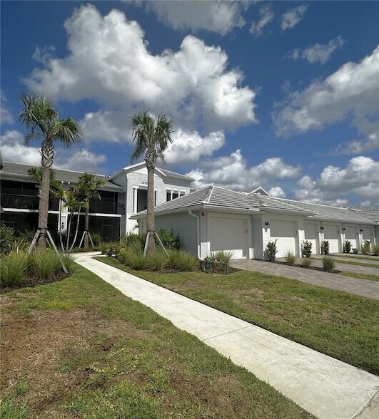 Building Photo - 14261 Heritage Landing Blvd