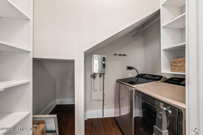 Building Photo - 2843 Oak St