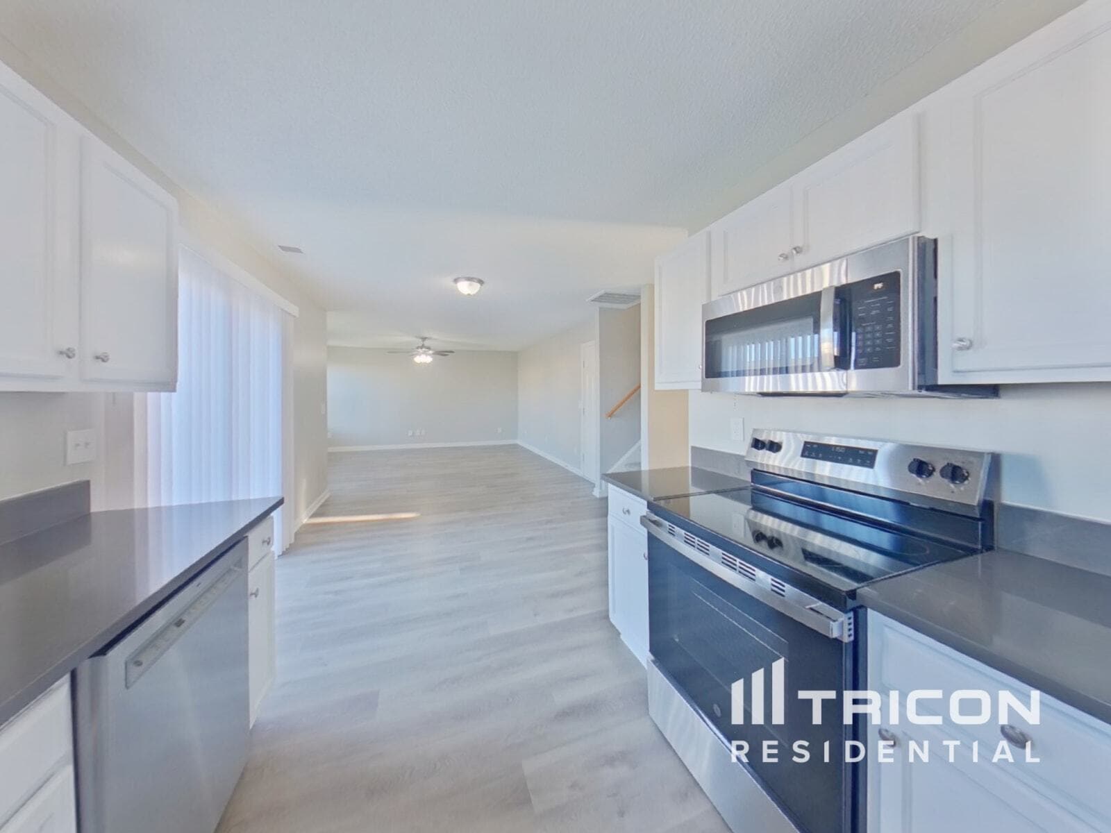 Building Photo - 411 Fox Trot Dr