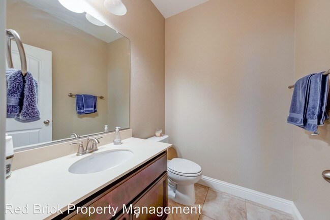 Building Photo - 4 br, 3 bath House - 3381 Carriage Ln.