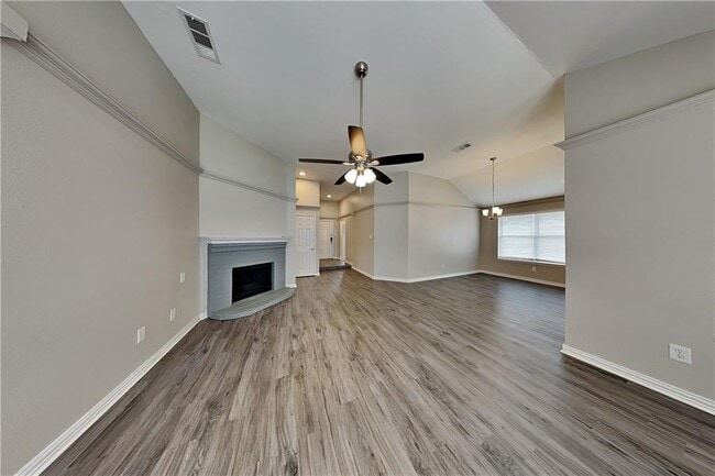 Building Photo - 355 Ridgemont Dr