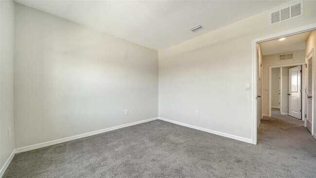 Building Photo - 12732 Lateral Root Dr
