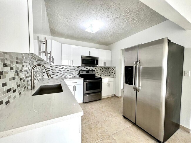 Building Photo - 7010 NW 186th St