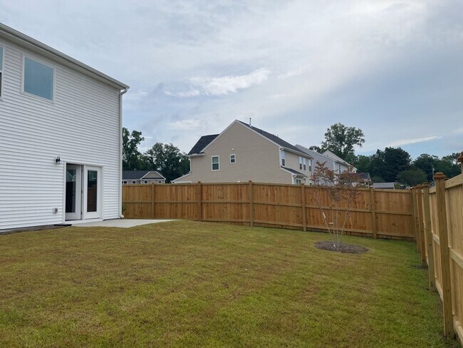 Building Photo - 2903 Siebold Dr