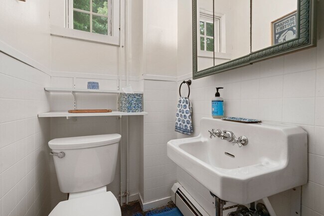 Building Photo - 81 Avalon Rd