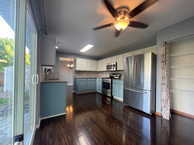 Building Photo - Home For Rent Bellevue.