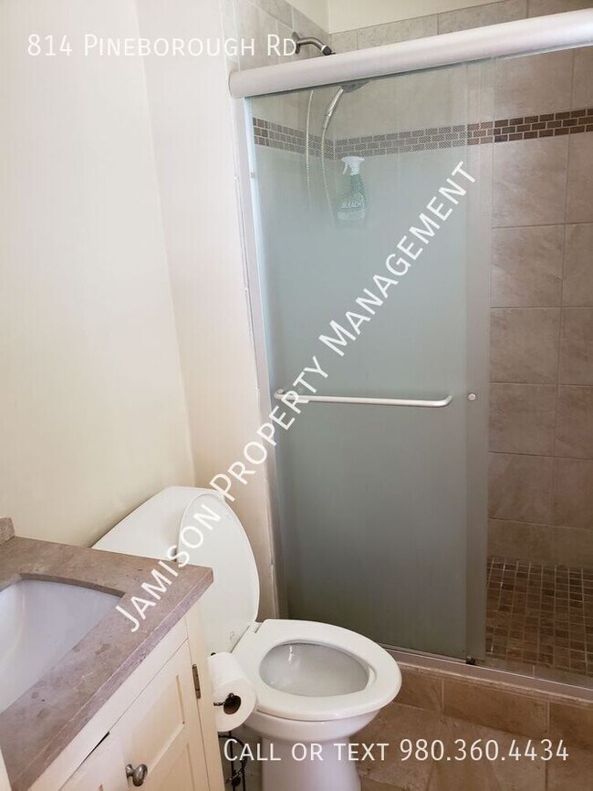 Building Photo - 814 Pineborough Rd