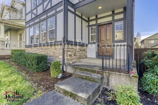 Building Photo - 3-Bedroom Beaverton Home with Granite Kitchen Island and Fireplace