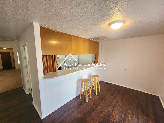 Building Photo - Spacious Arden Area 3bd/2ba Duplex with Garage