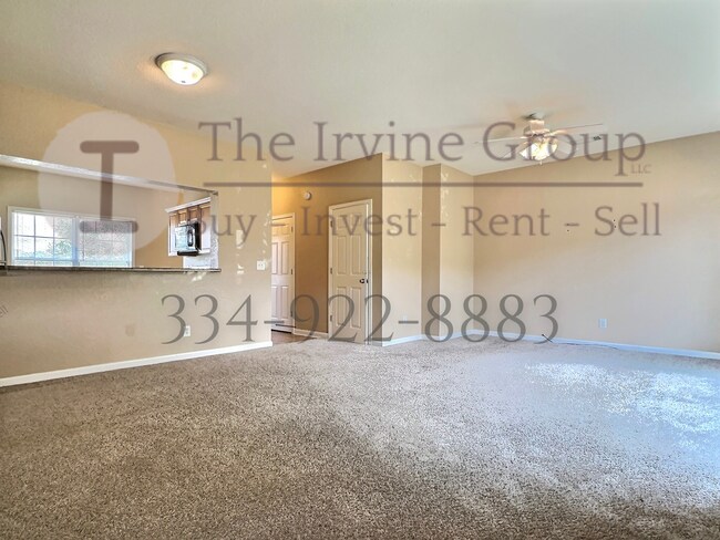 Building Photo - 3 bed 2.5 bath