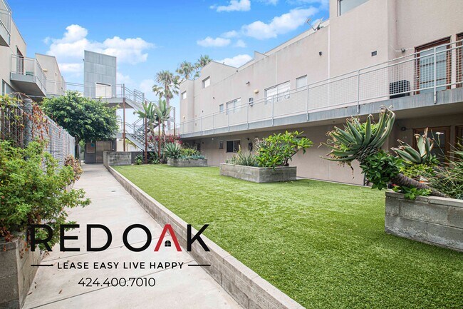 Building Photo - 1011 Pico Blvd