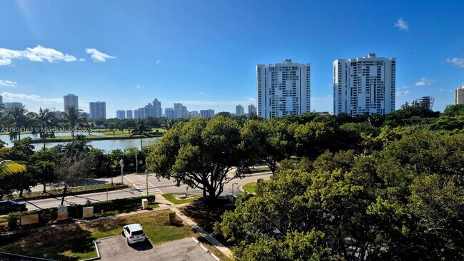 Building Photo - 3625 N Country Club Dr