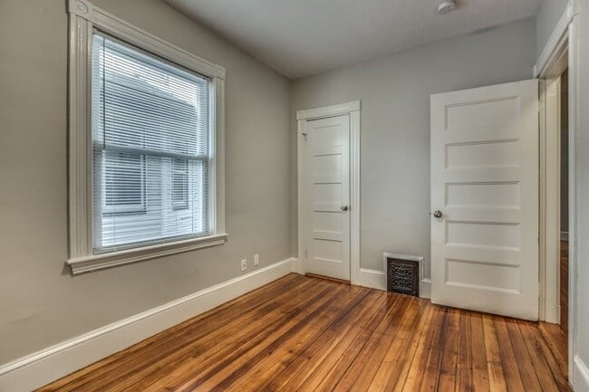 Building Photo - 15 Clementine Park