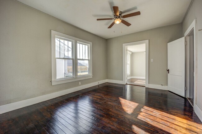 Building Photo - 419 N 23rd St